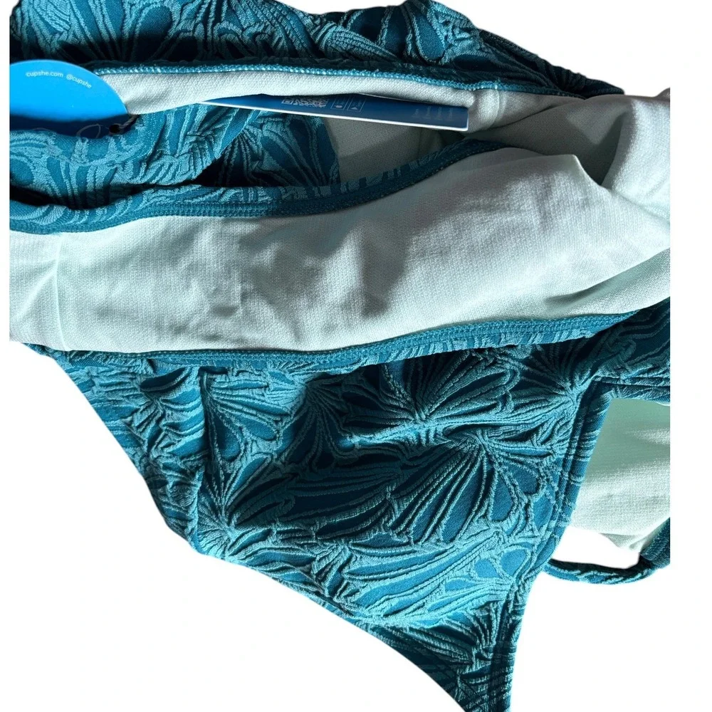 Cupshe nwt perfect